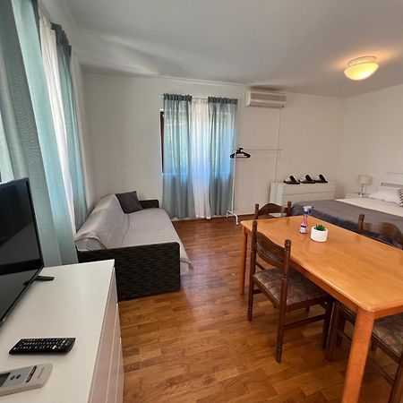 Apartments Antolkovic Ugljan Εξωτερικό φωτογραφία