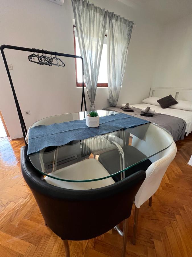 Apartments Antolkovic Ugljan Εξωτερικό φωτογραφία