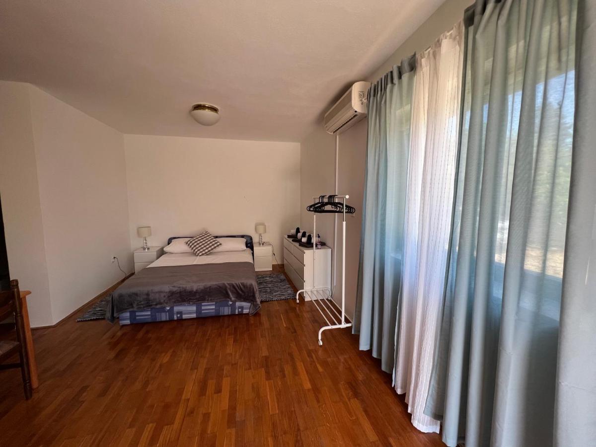 Apartments Antolkovic Ugljan Εξωτερικό φωτογραφία