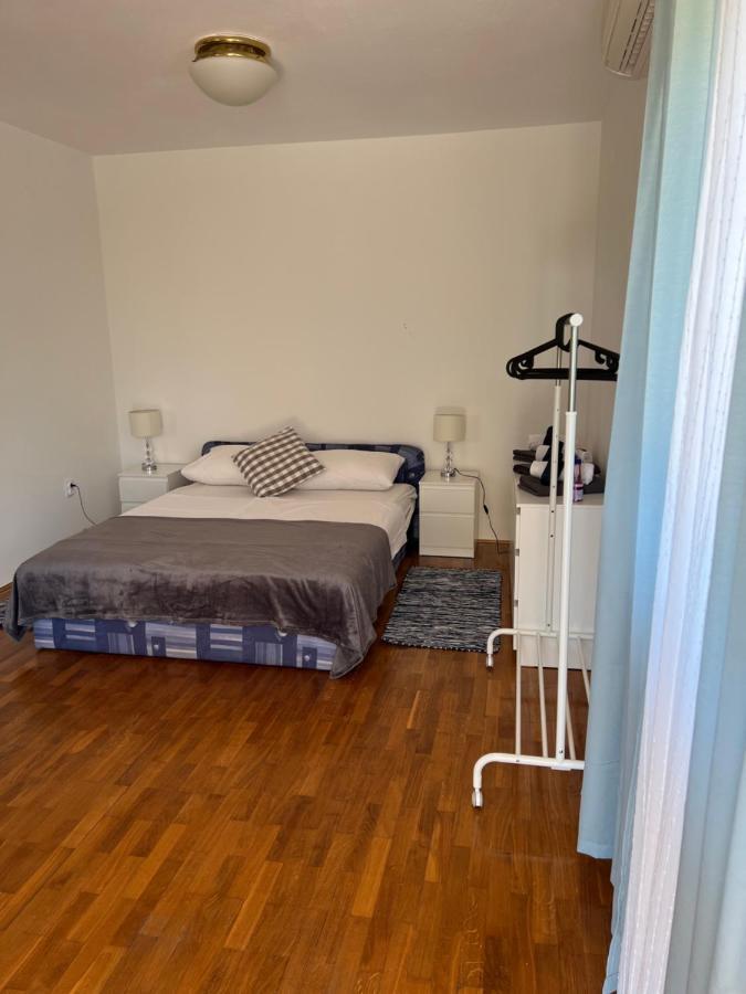 Apartments Antolkovic Ugljan Εξωτερικό φωτογραφία