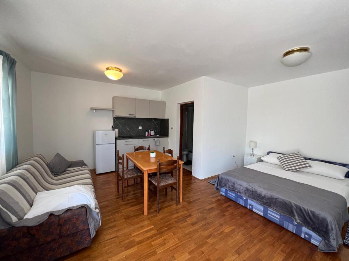 Apartments Antolkovic Ugljan Εξωτερικό φωτογραφία