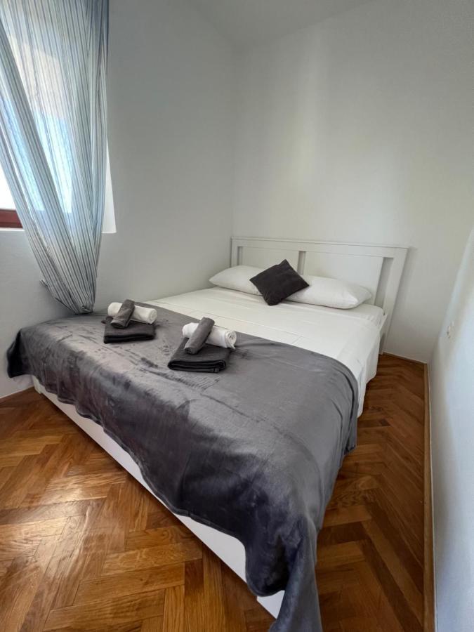 Apartments Antolkovic Ugljan Εξωτερικό φωτογραφία