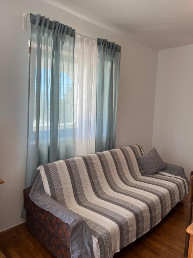 Apartments Antolkovic Ugljan Εξωτερικό φωτογραφία