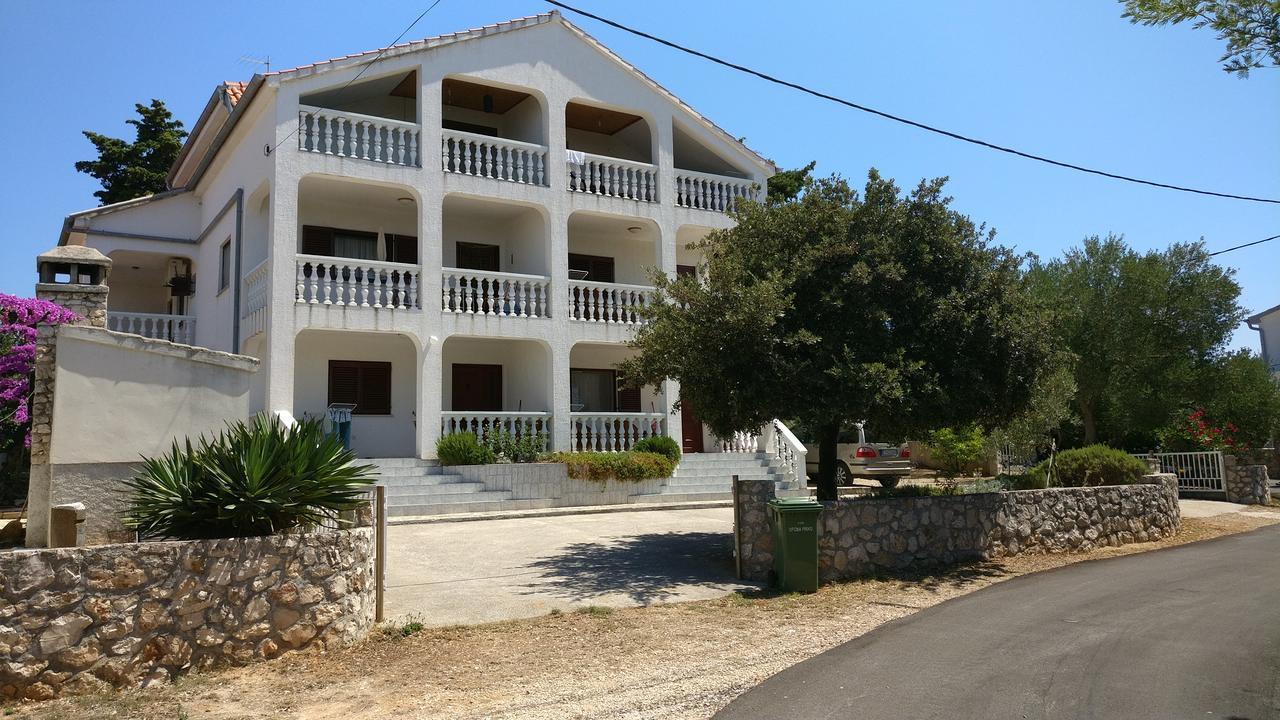 Apartments Antolkovic Ugljan Εξωτερικό φωτογραφία