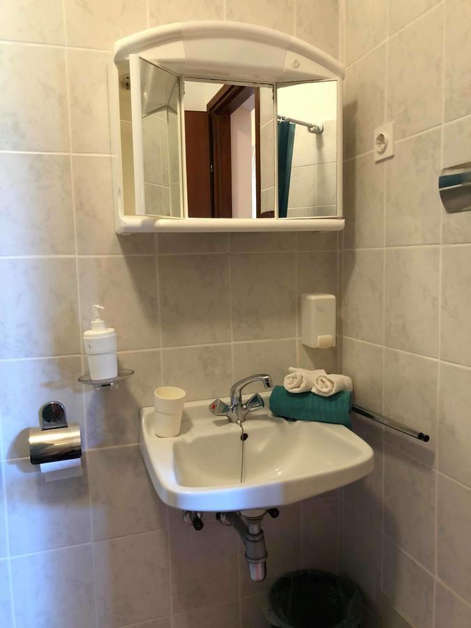 Apartments Antolkovic Ugljan Εξωτερικό φωτογραφία