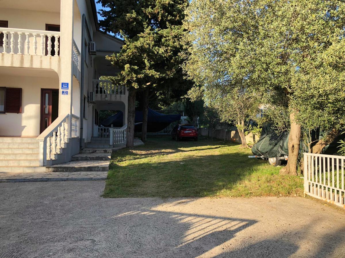 Apartments Antolkovic Ugljan Εξωτερικό φωτογραφία