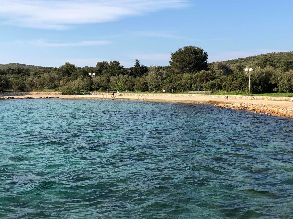 Apartments Antolkovic Ugljan Εξωτερικό φωτογραφία